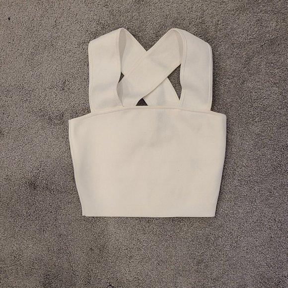 Aritzia Tops - Aritzia Babaton White Crop Top